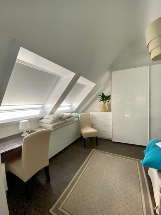 Light Flow Stylish Attic House. M. Balcony 拉施塔特 外观 照片